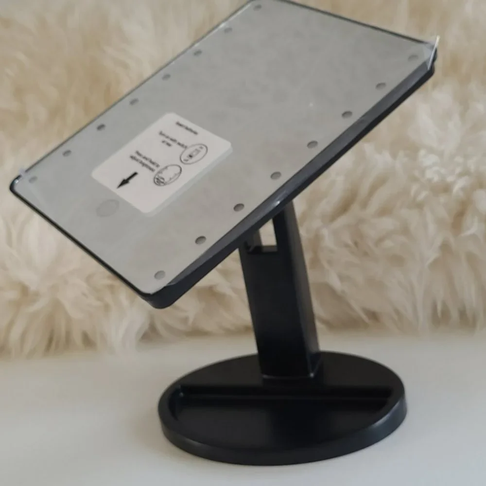 MILLIE'S VANITY Light Mirror